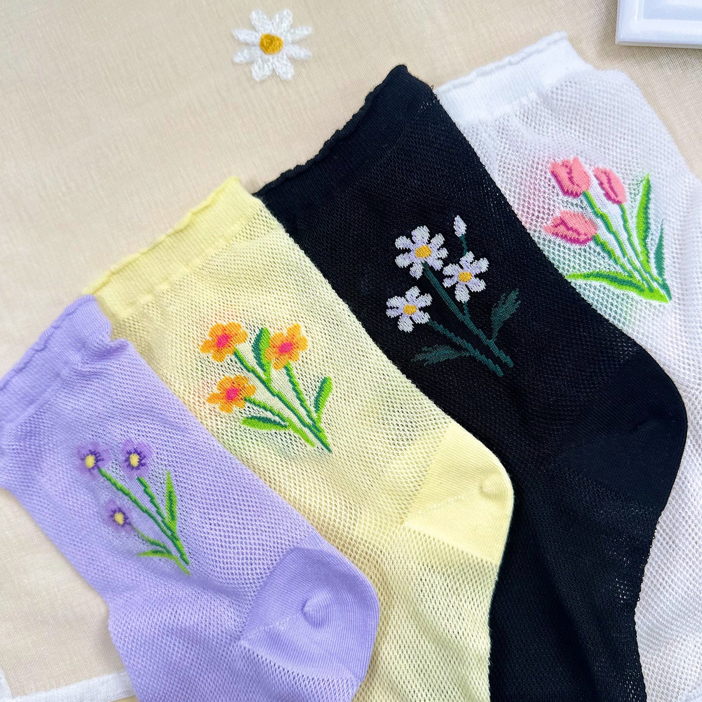 Women's Crew Mesh Romantic Day Socks