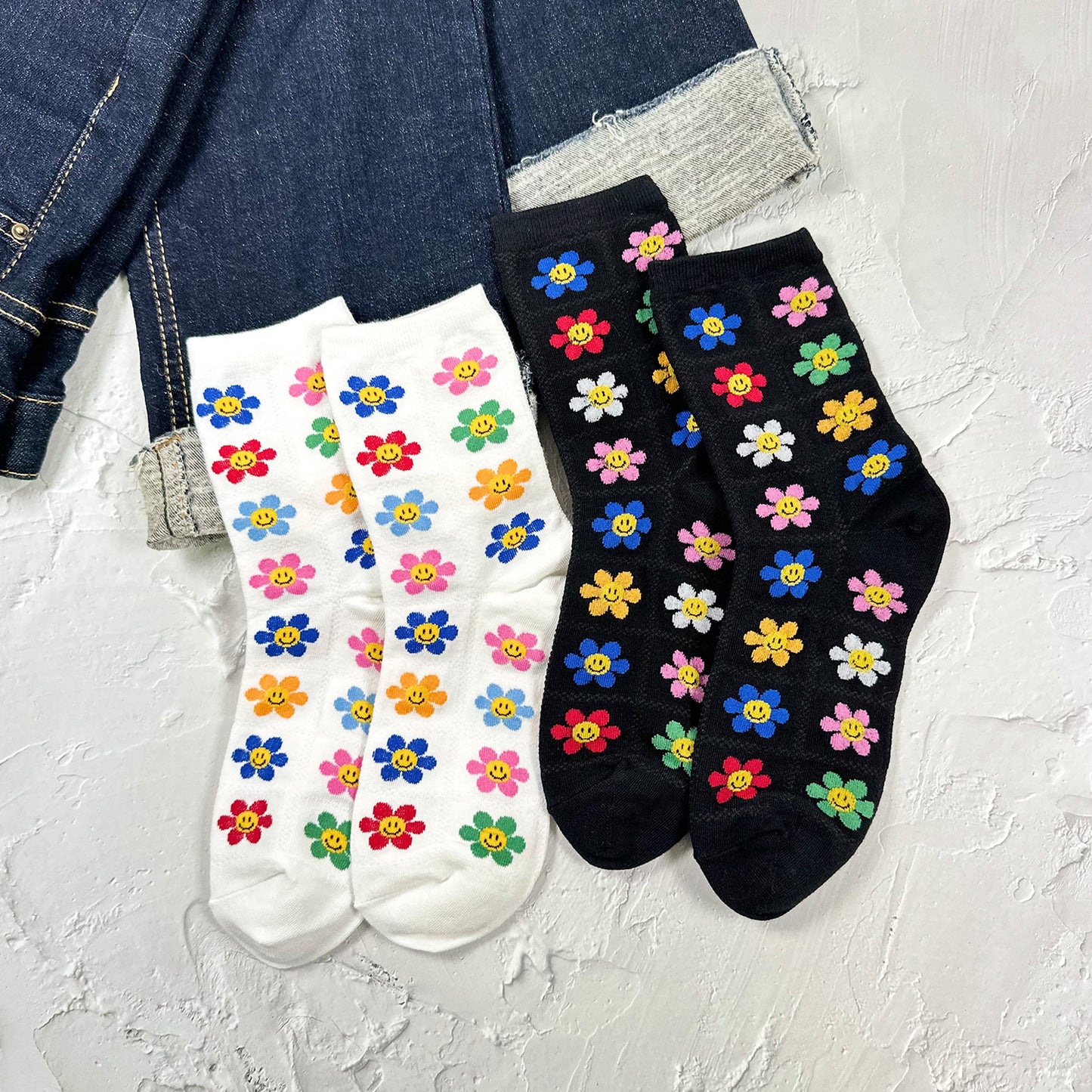 Women's Crew Retro Smile Flower Day Socks