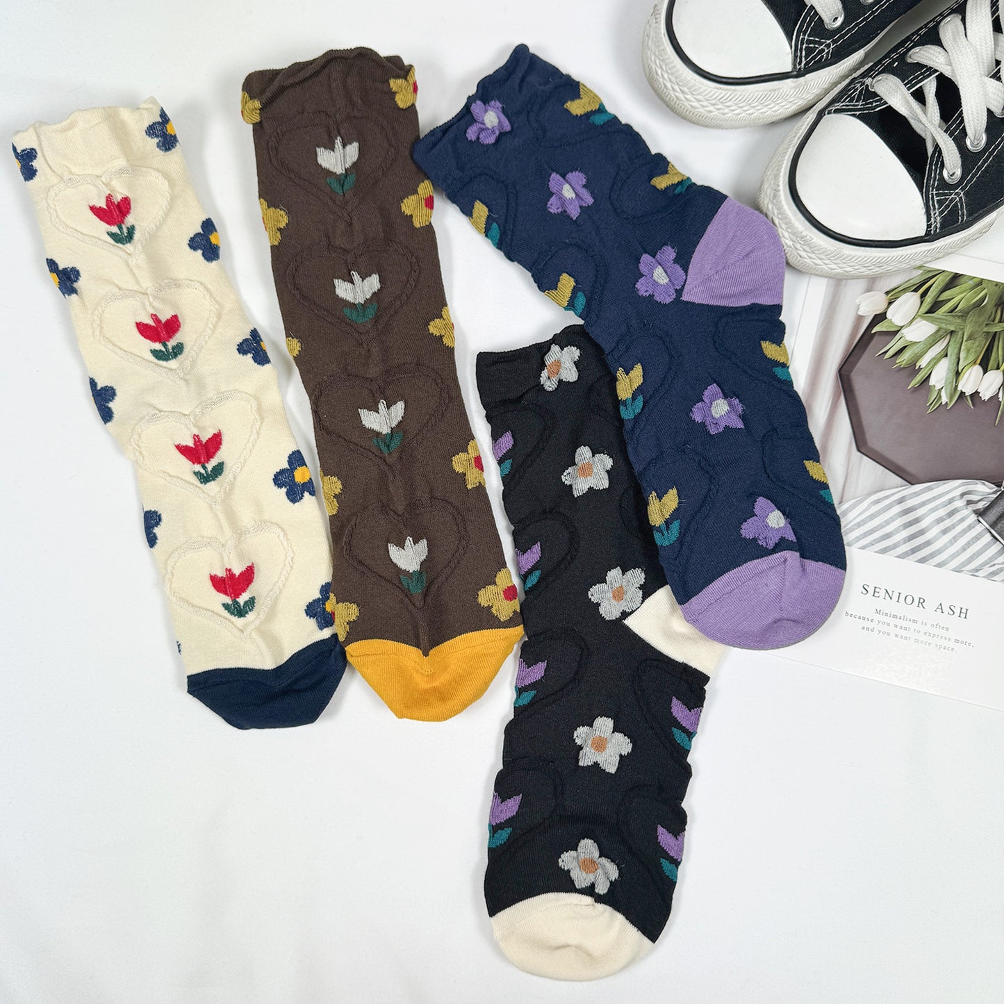 Women's Crew Heart Flower Deco Socks