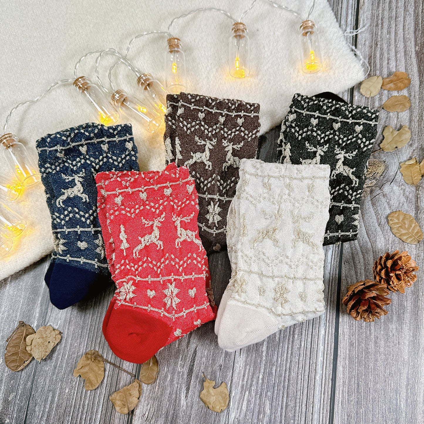 Women's Crew Winter Nordic Textured Snowy Deer Socks