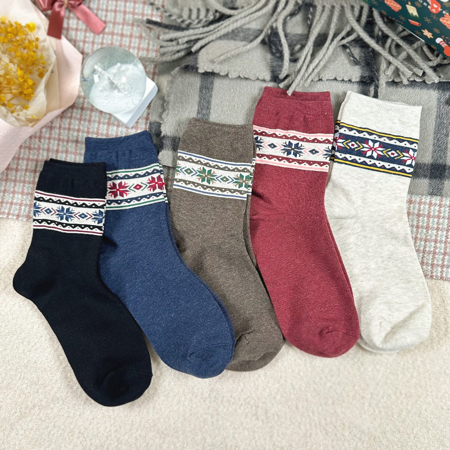 Women's Crew Winter Snowflake Socks