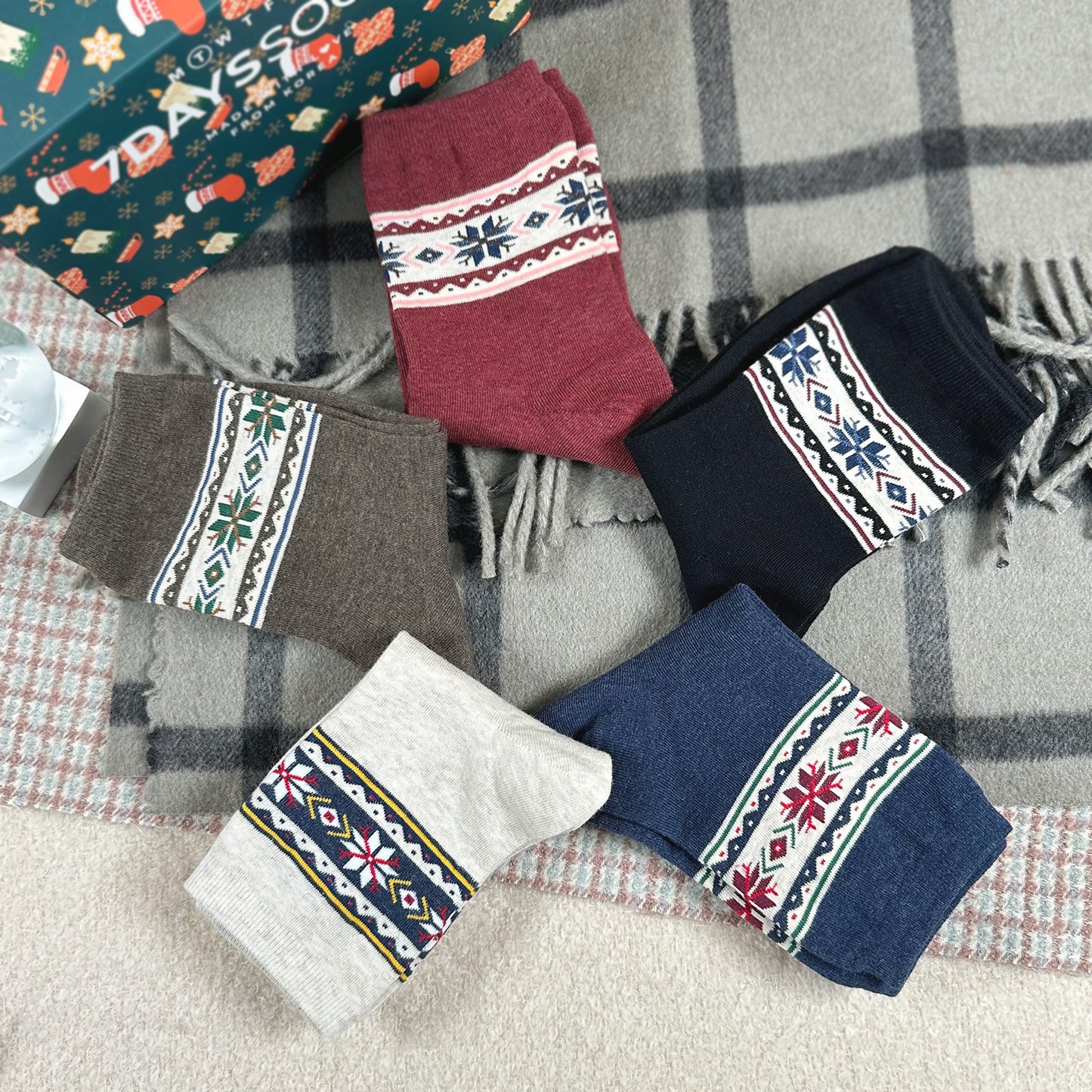 Women's Crew Winter Snowflake Socks