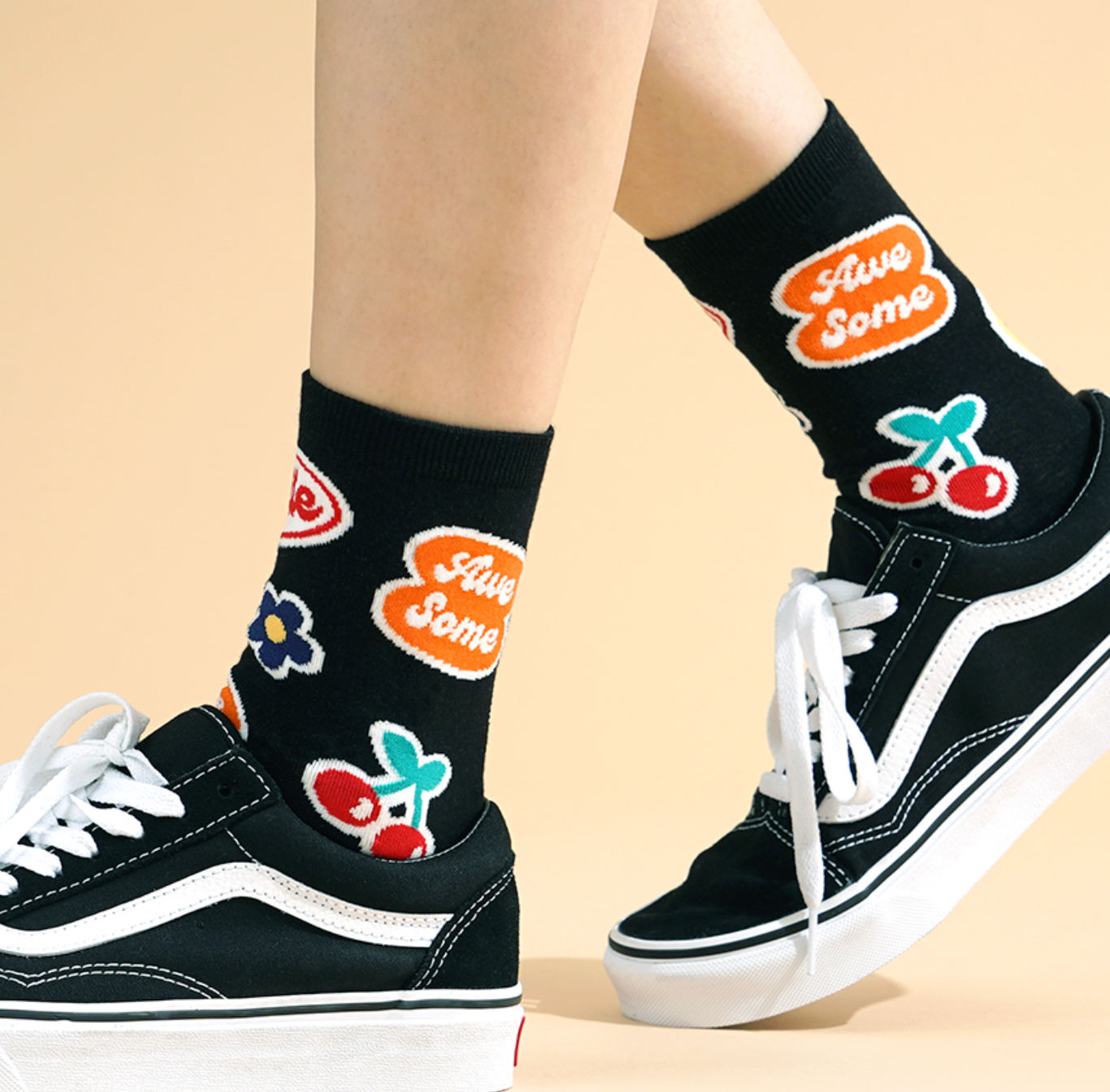 Women's Crew Smile Sticker Socks