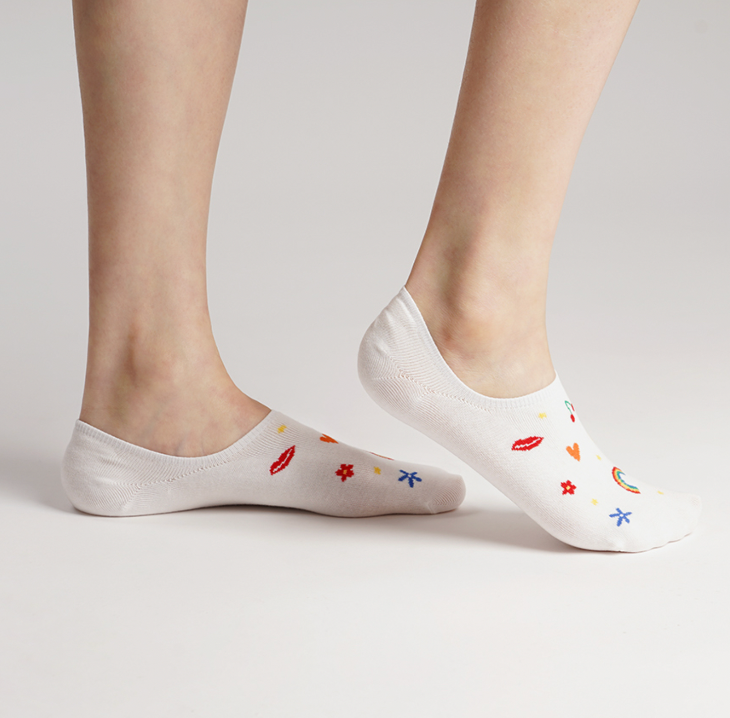 Women's No Show Rainbow Day Socks