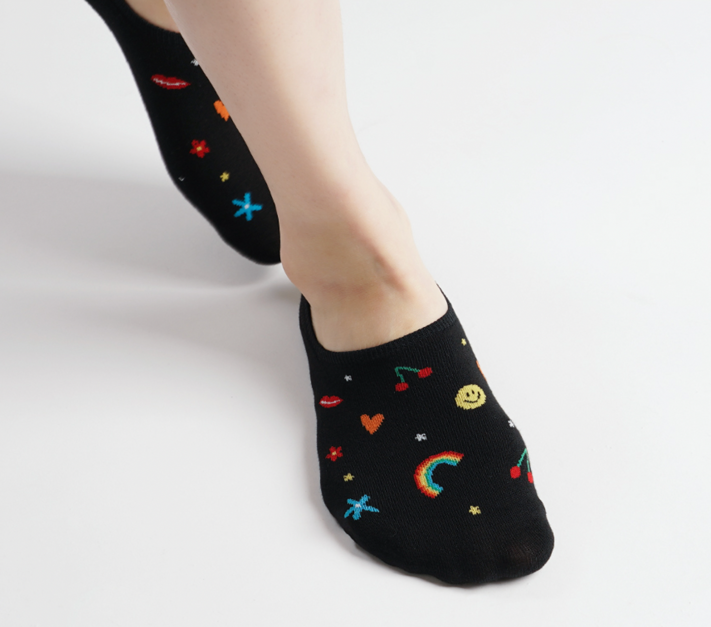 Women's No Show Rainbow Day Socks