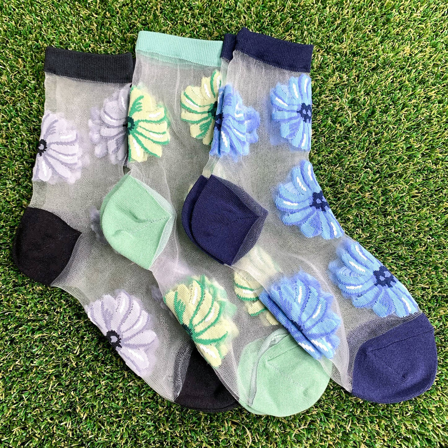 Women's Crew See-Through Simple Big Flower Socks