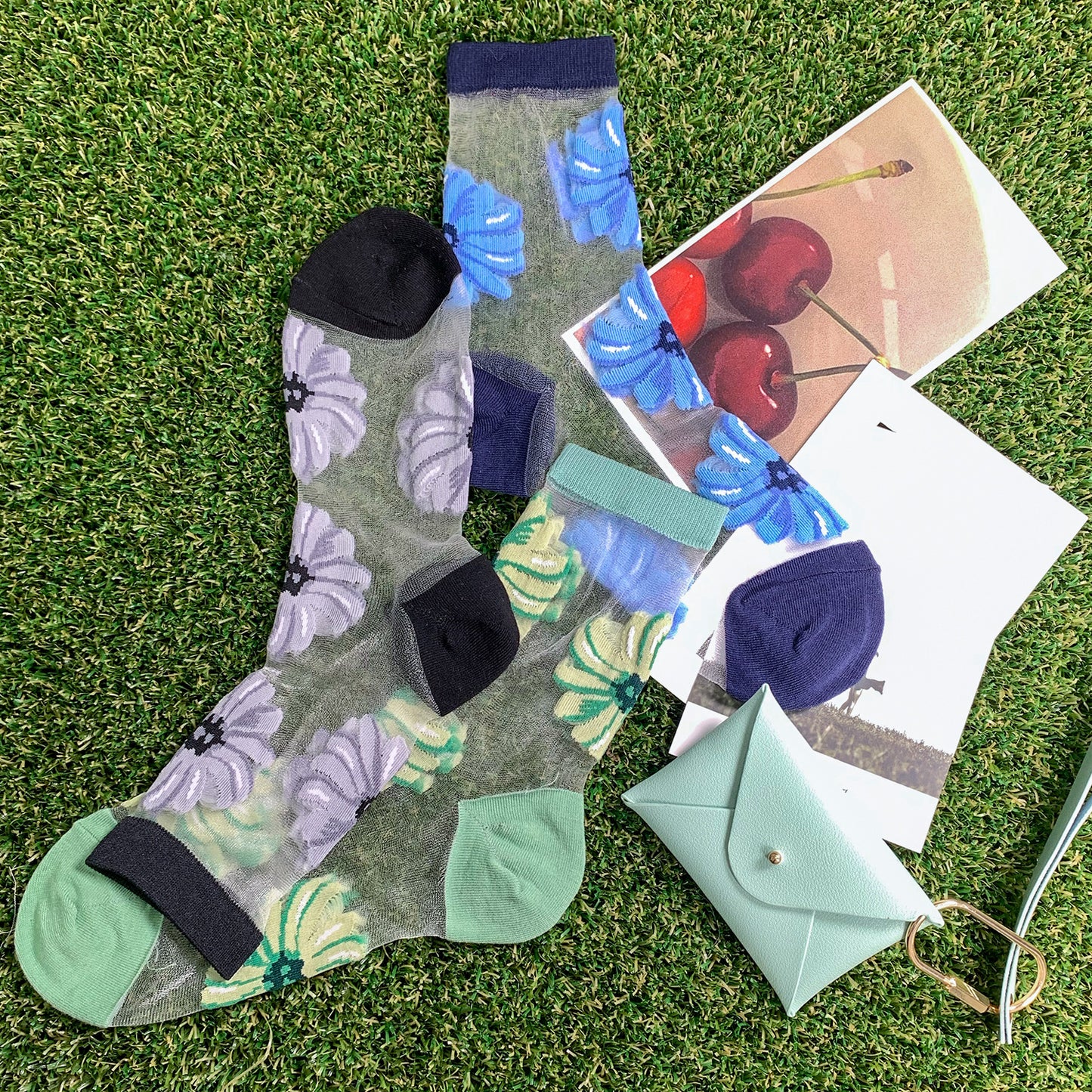 Women's Crew See-Through Simple Big Flower Socks