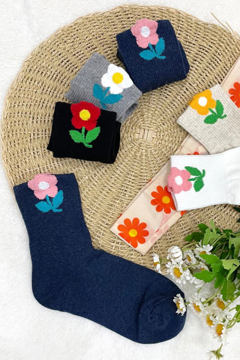 Women's Crew Shaggy Flower Socks