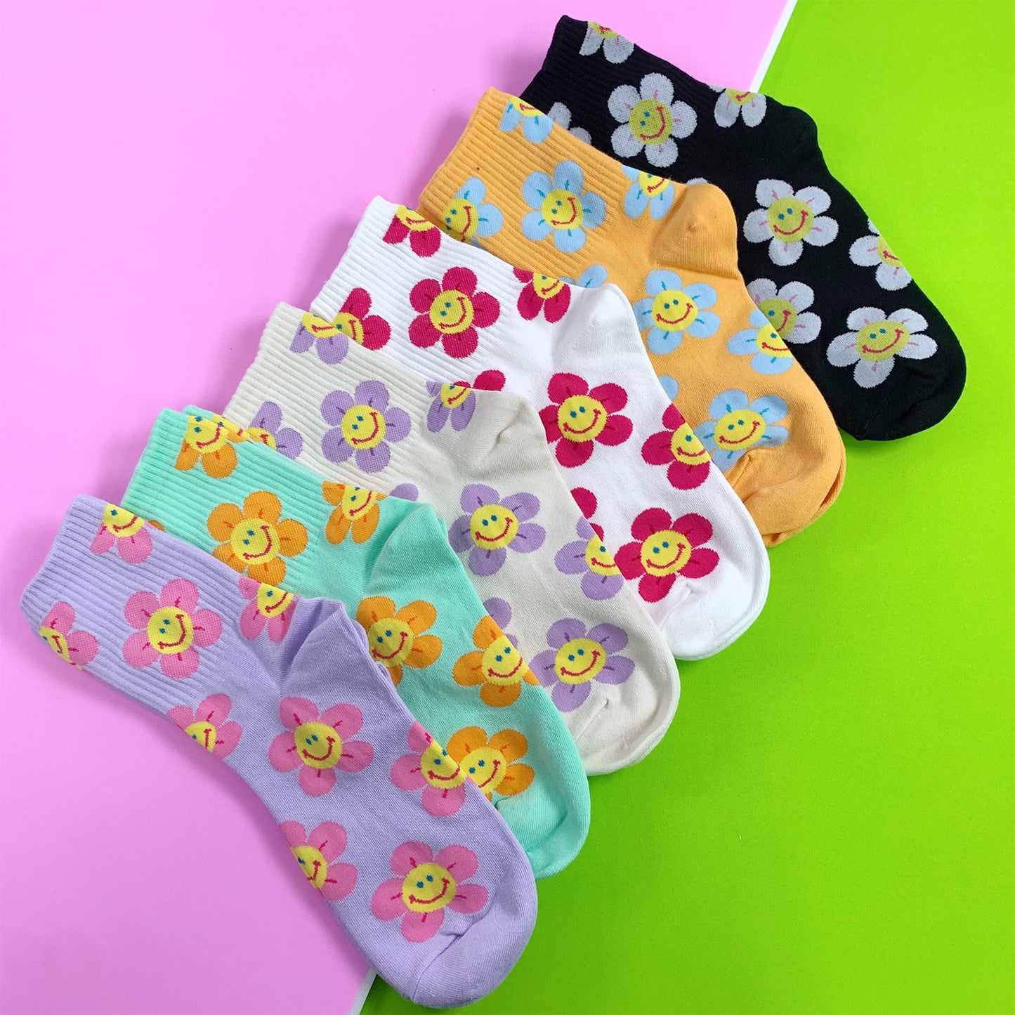 Women's Crew Smile Flower Socks