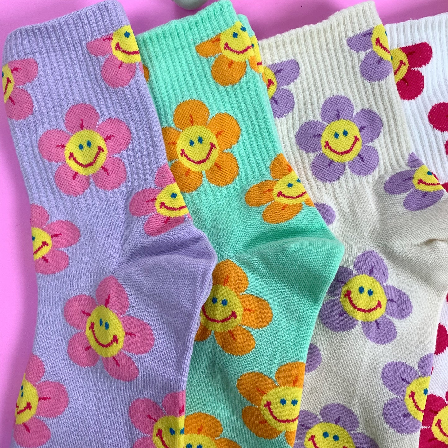 Women's Crew Smile Flower Socks