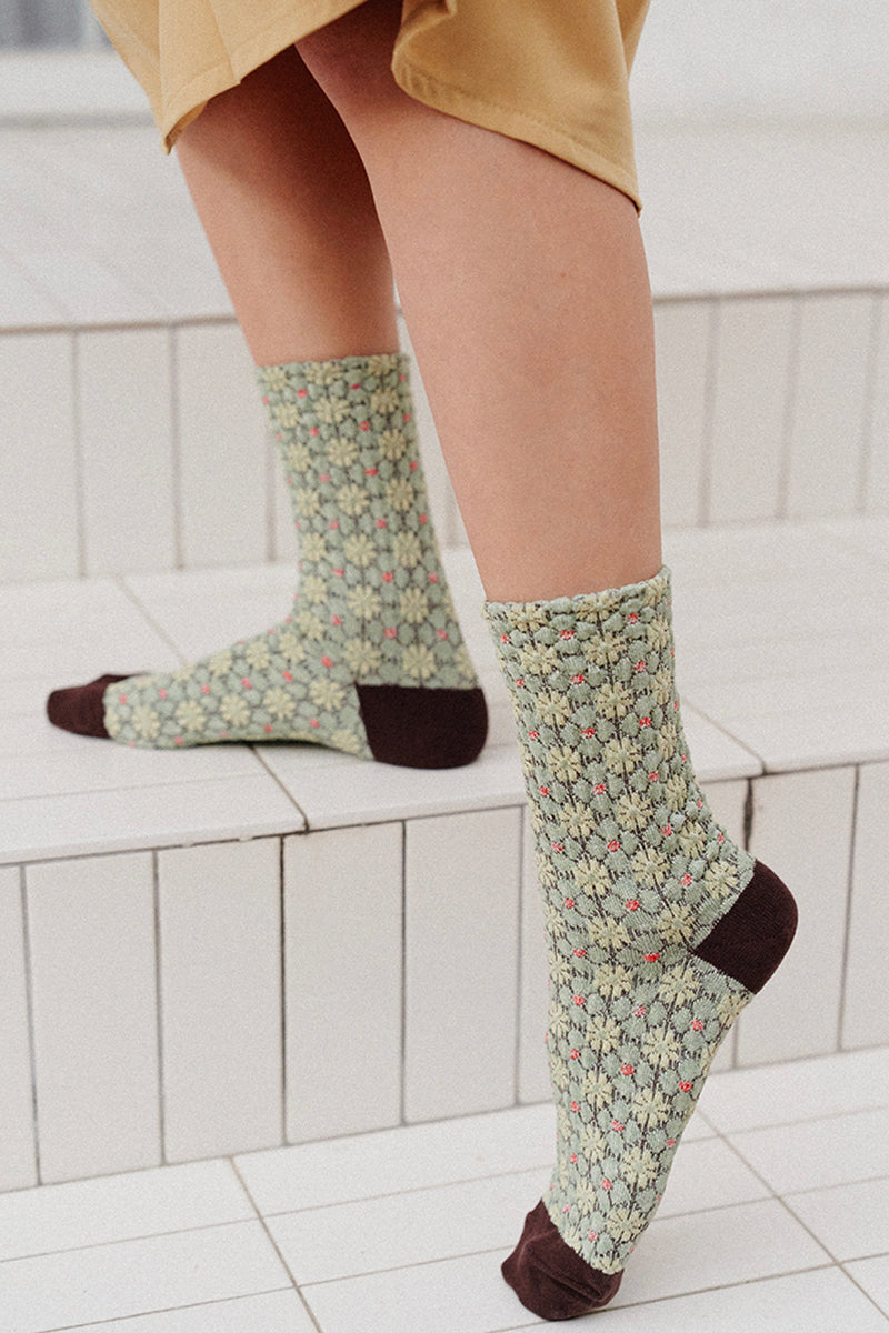 Women's Crew Embo Flower Socks