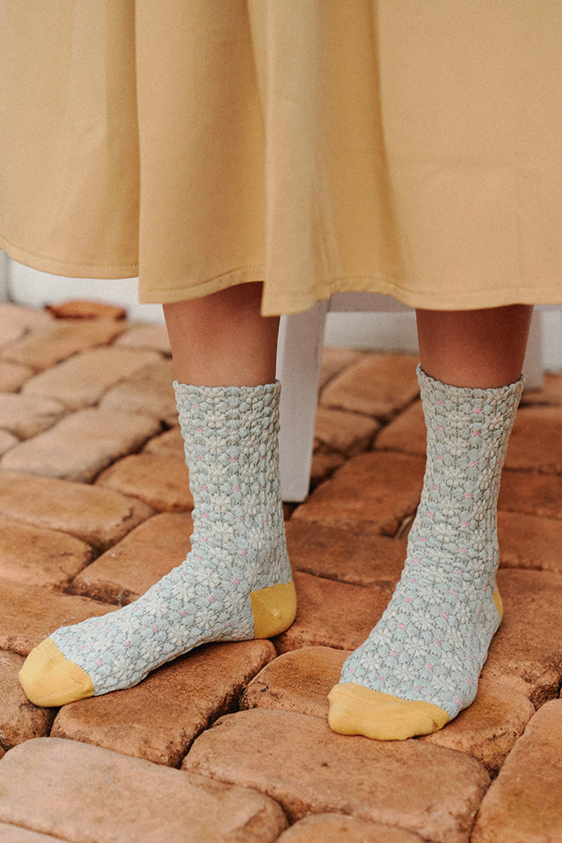 Women's Crew Embo Flower Socks