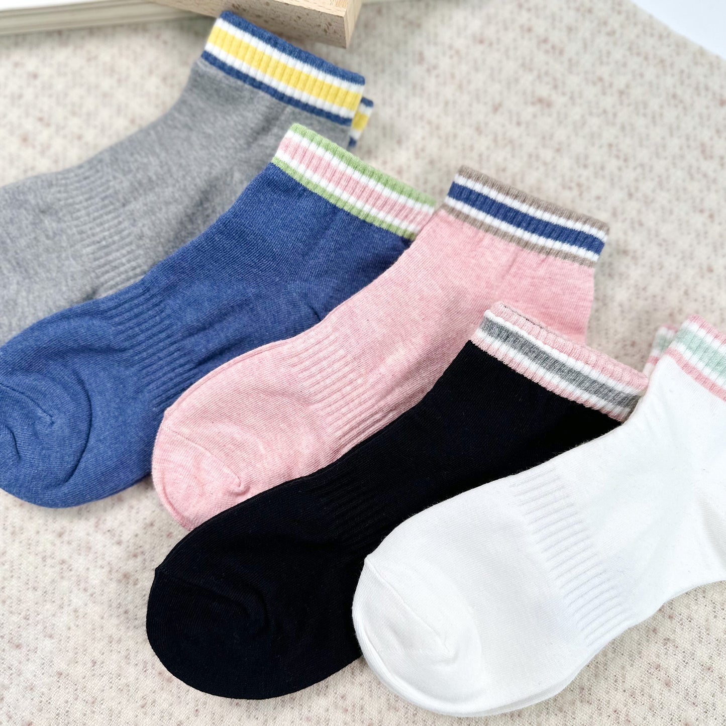 Women's Ankle Cream Board Socks