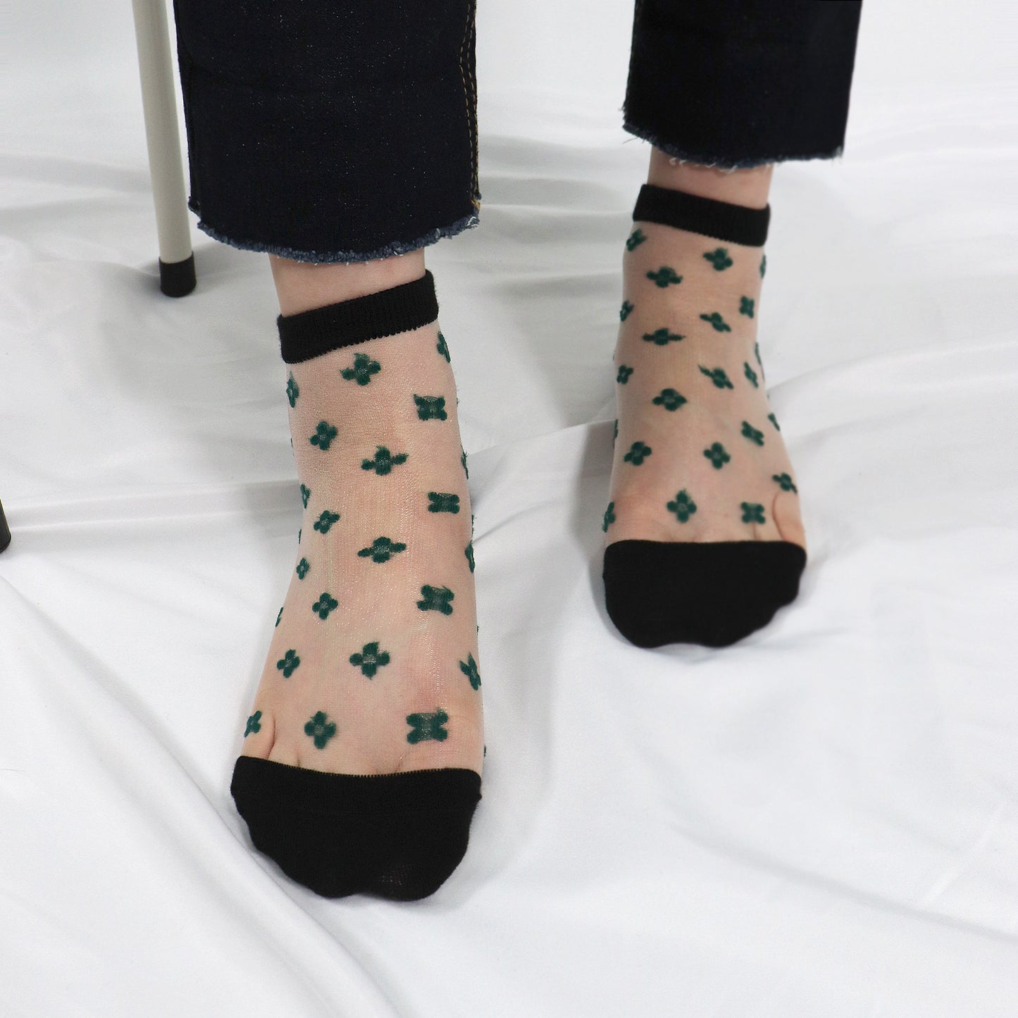 Women's Crew Sheer Clover  See-Through Socks