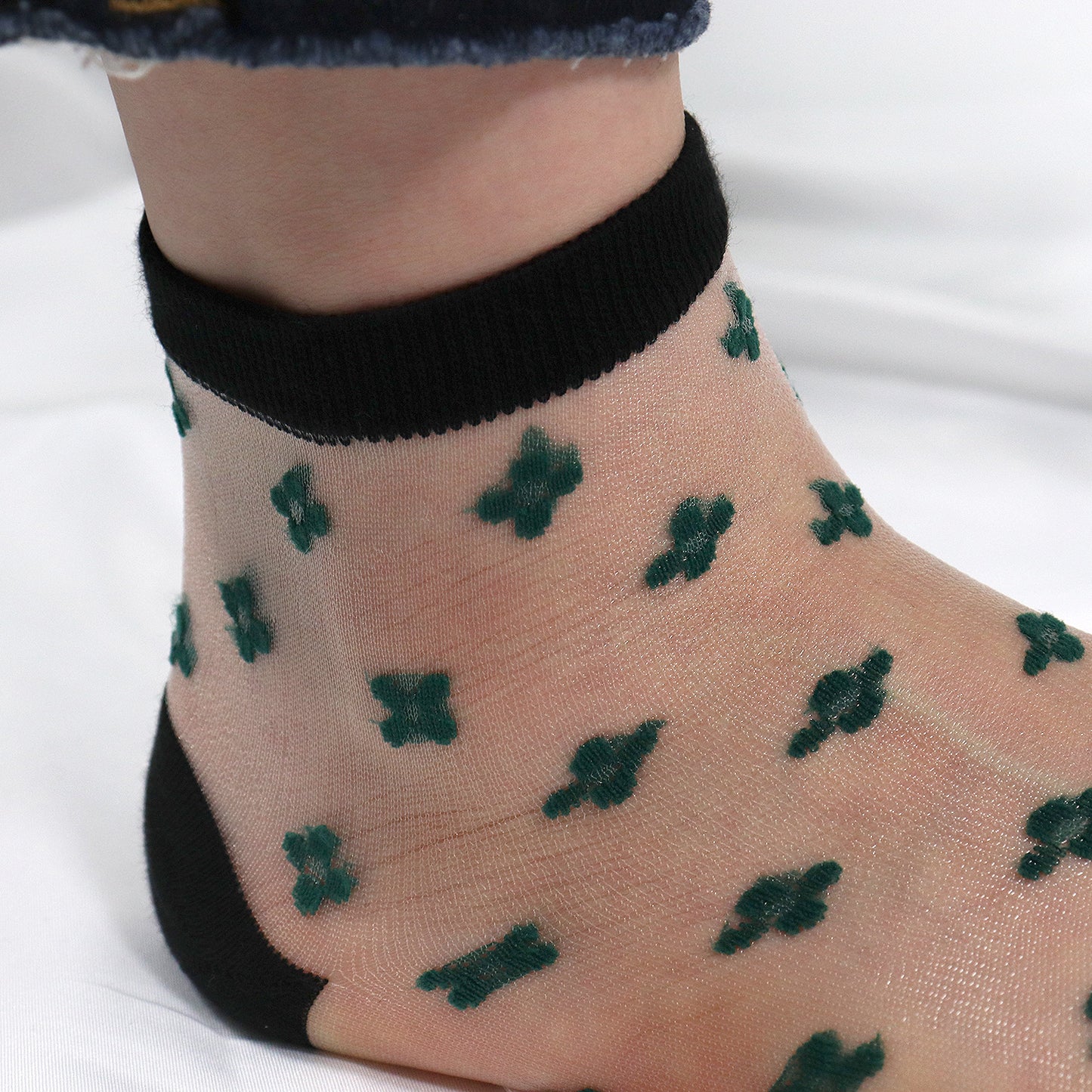 Women's Crew Sheer Clover  See-Through Socks