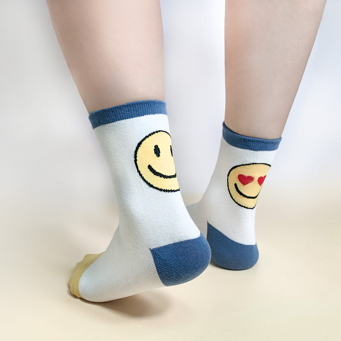 Women's Crew Emoji Smile Mismatched AB Socks