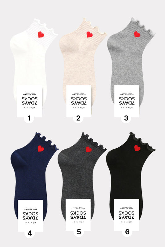 Women's Frill Heart Pattern Middle Socks