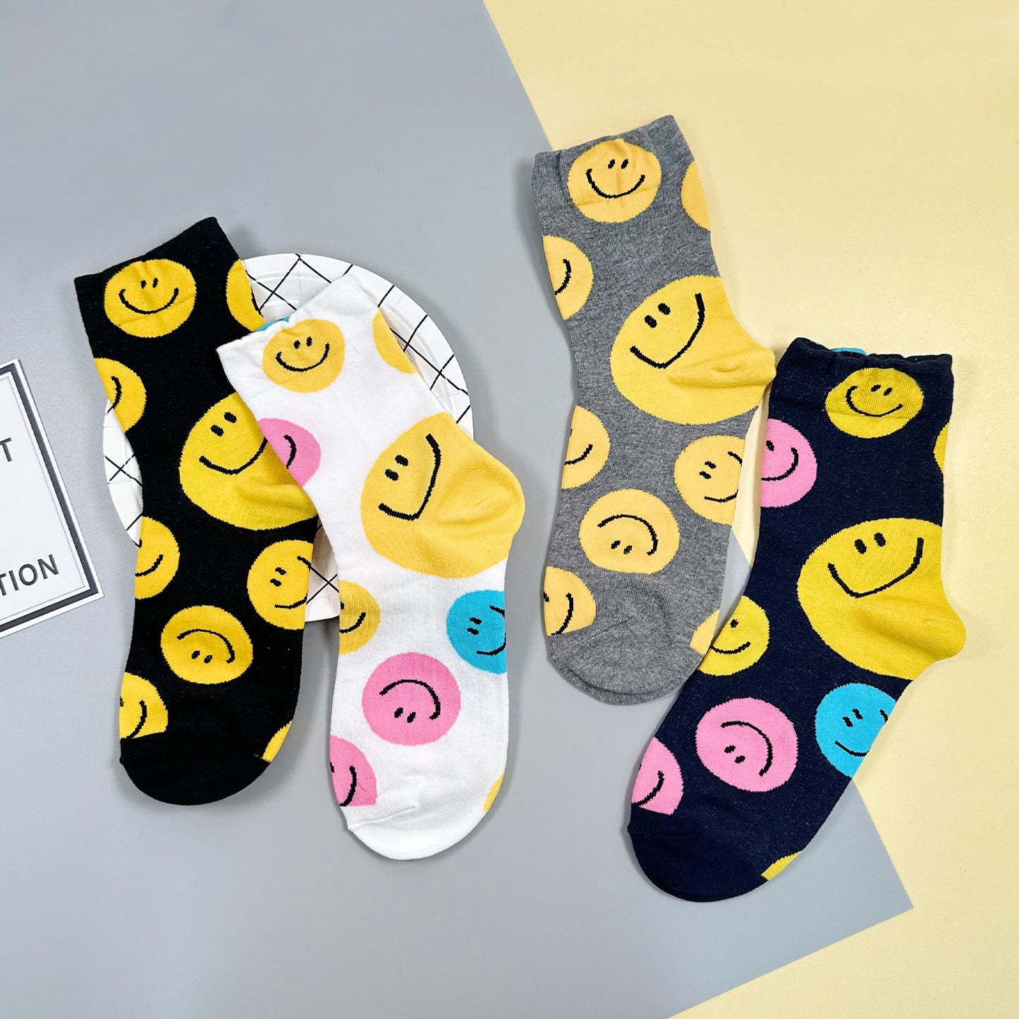 Women's Crew Smile Stamp Socks