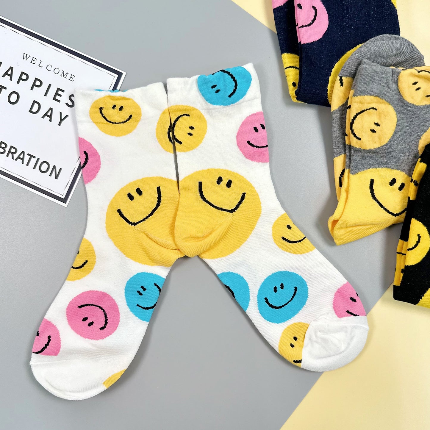 Women's Crew Smile Stamp Socks