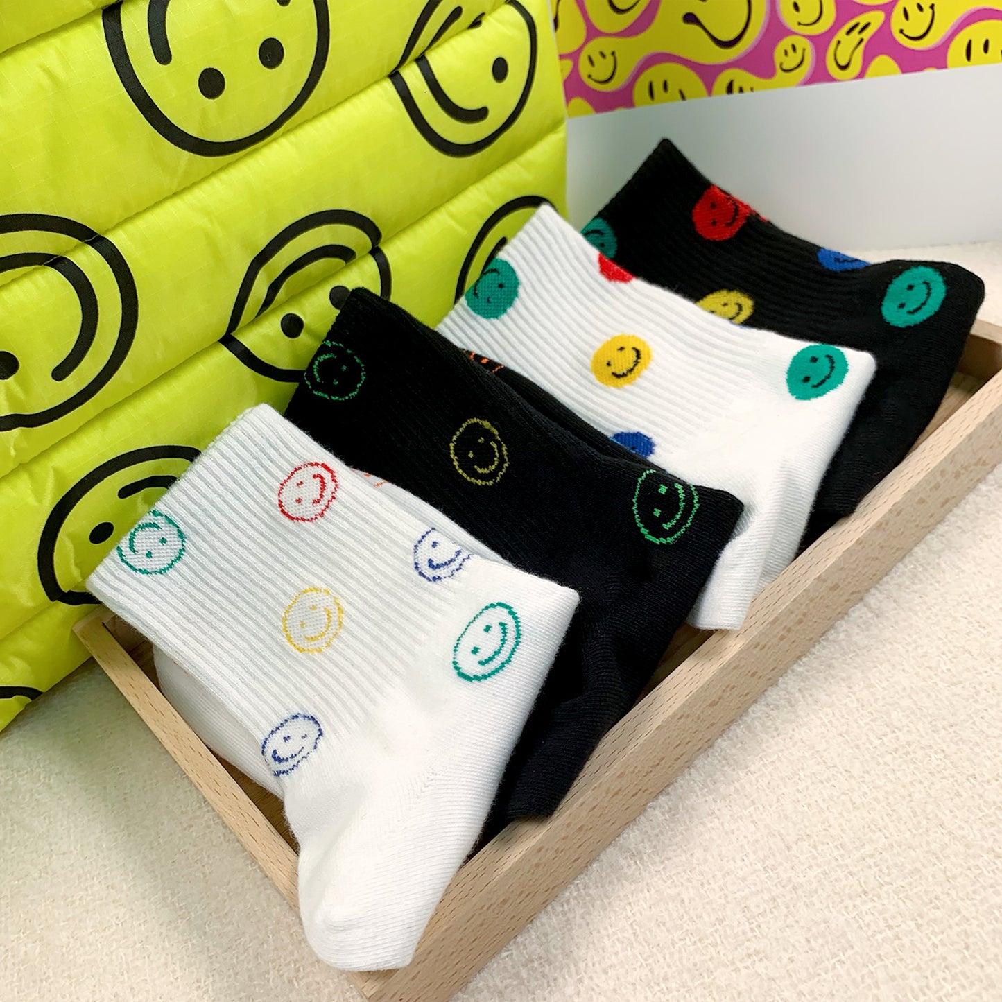 Women's Crew Popping Smile Socks