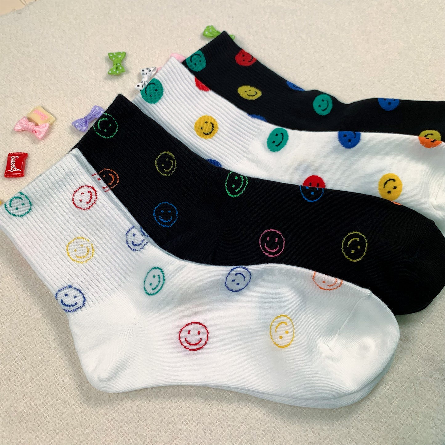 Women's Crew Popping Smile Socks