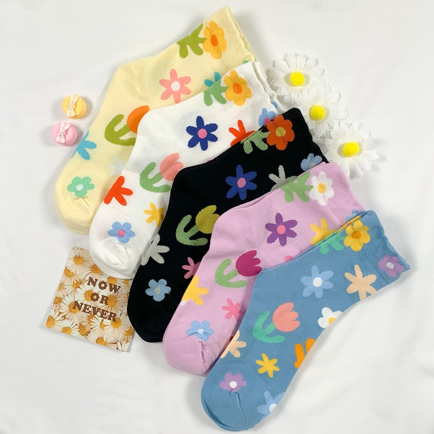 Women's Crew Drawing Flower Socks