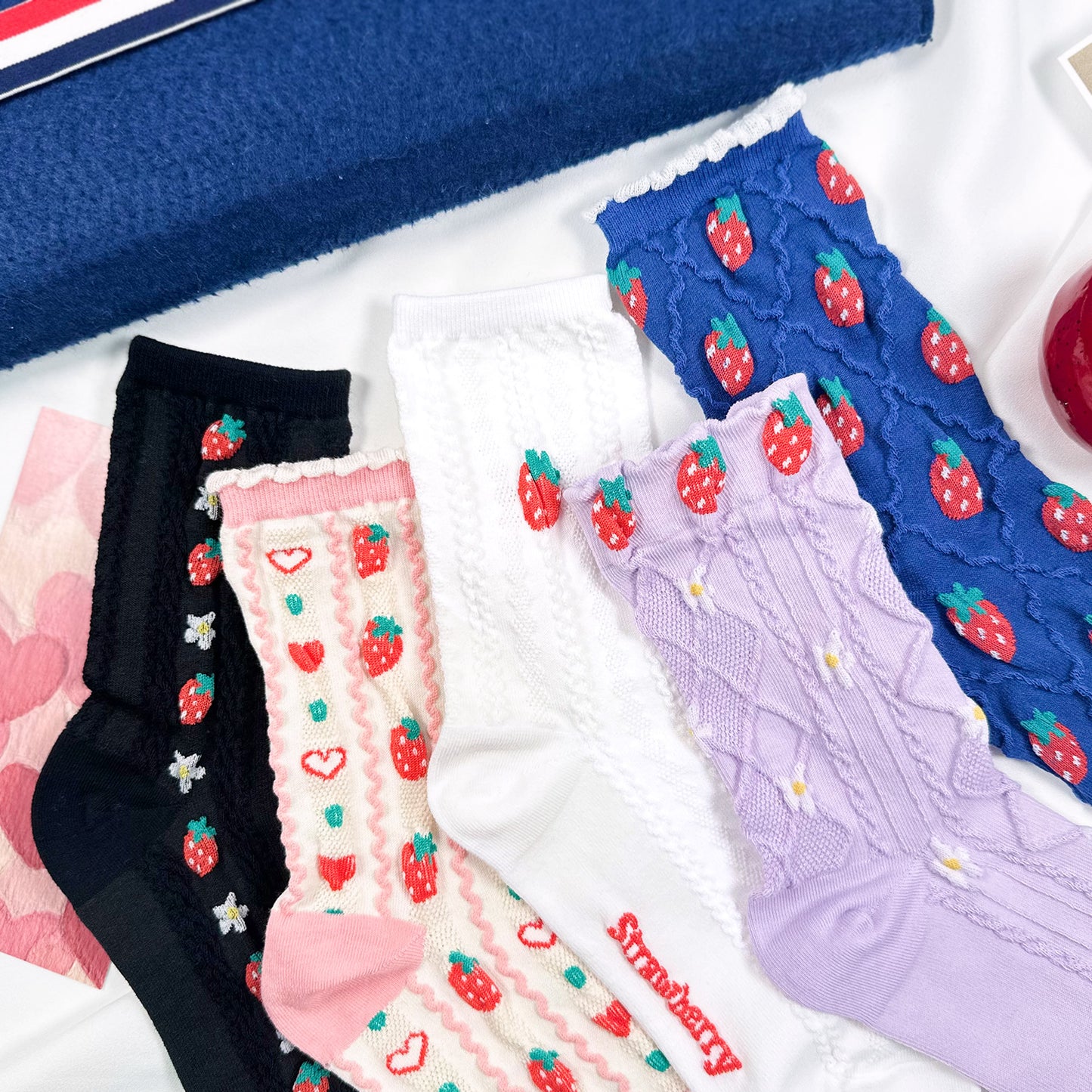 Women's Crew Strawberry Pattern Socks