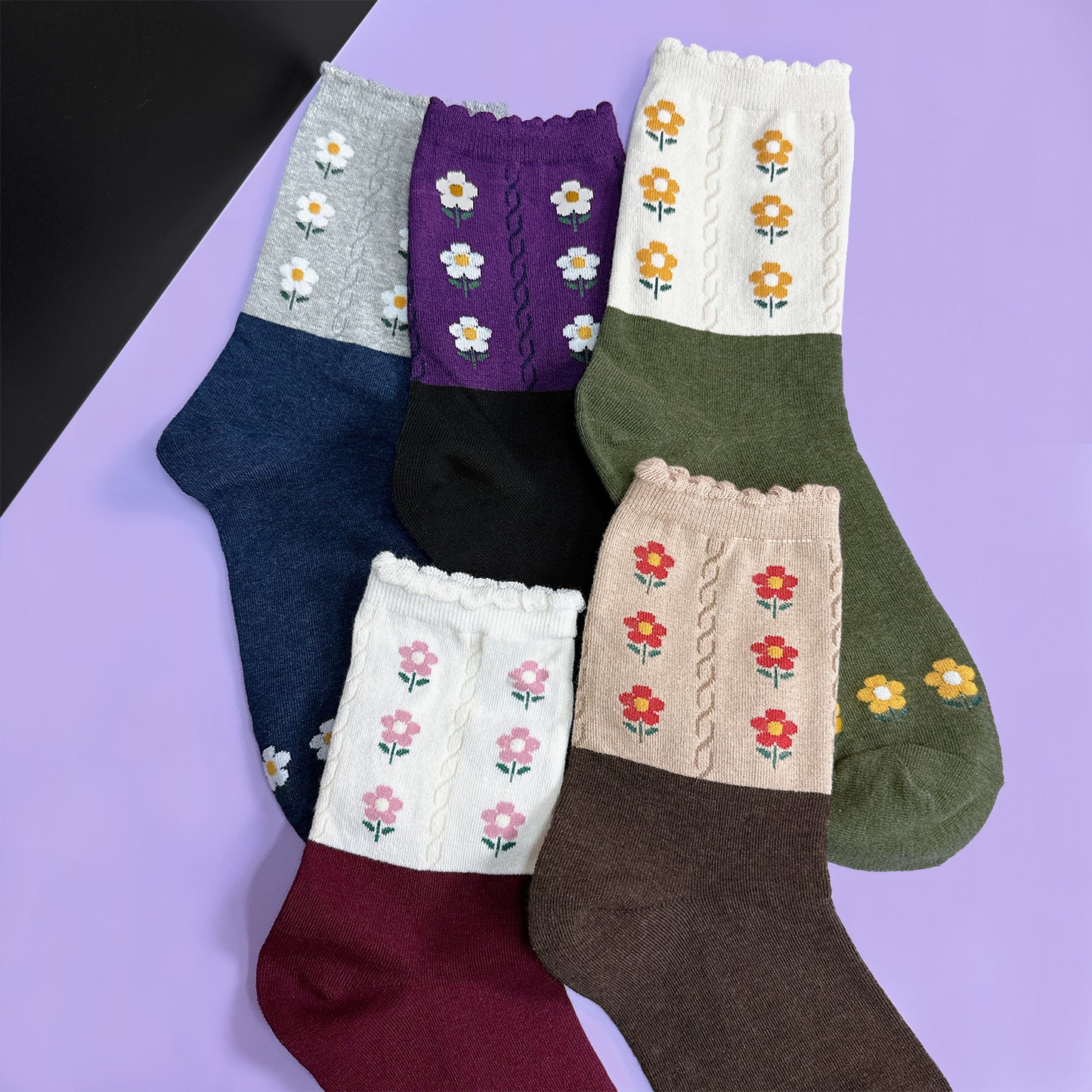 Women's Picot Flower Pattern Crew Socks