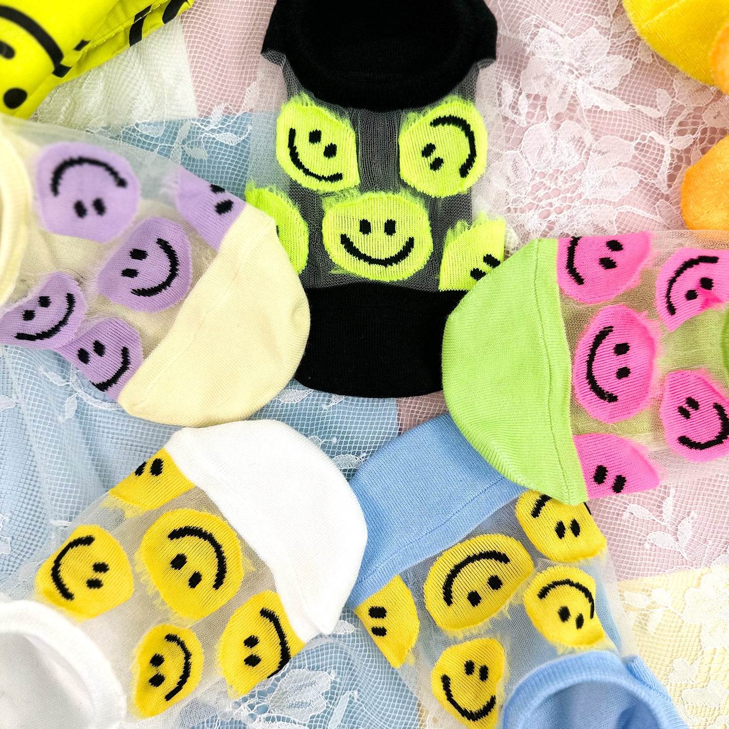 Women's No Show See-Through Popping Smile Socks