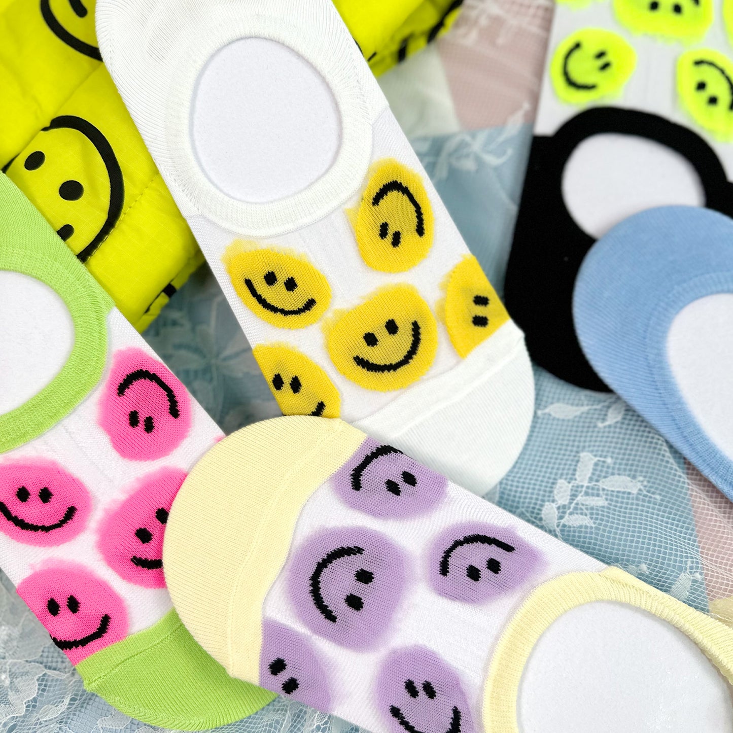 Women's No Show See-Through Popping Smile Socks