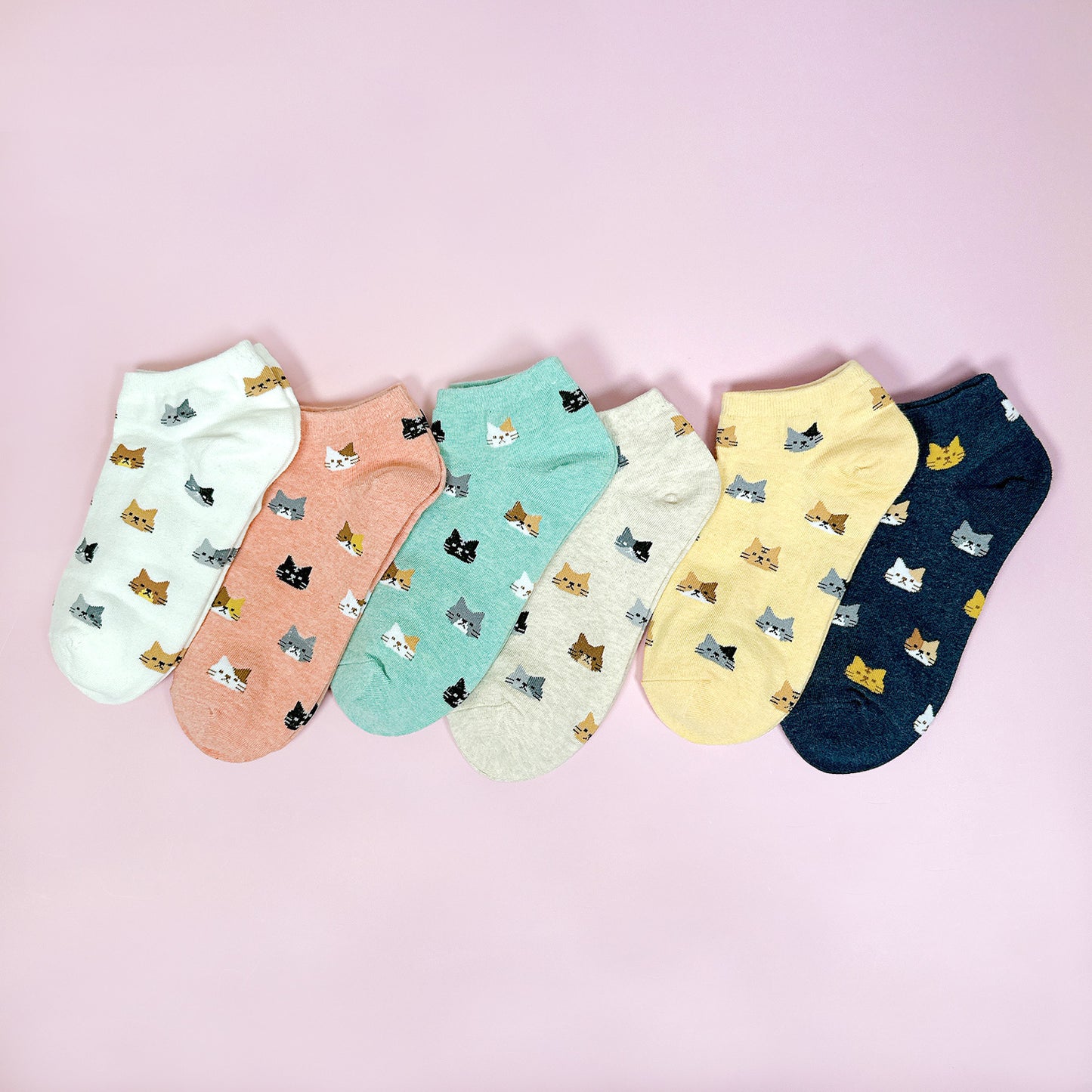 Women's Ankle Cat Friends Socks