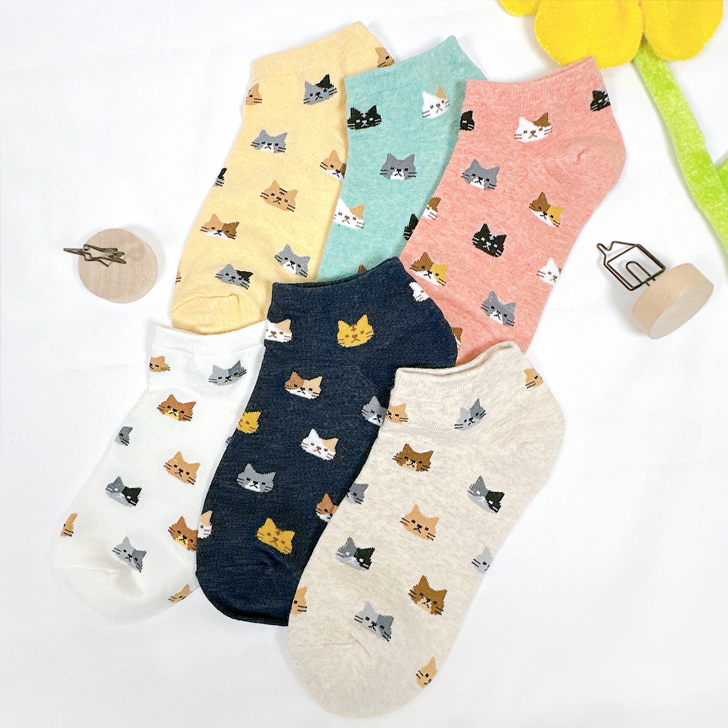 Women's Ankle Cat Friends Socks