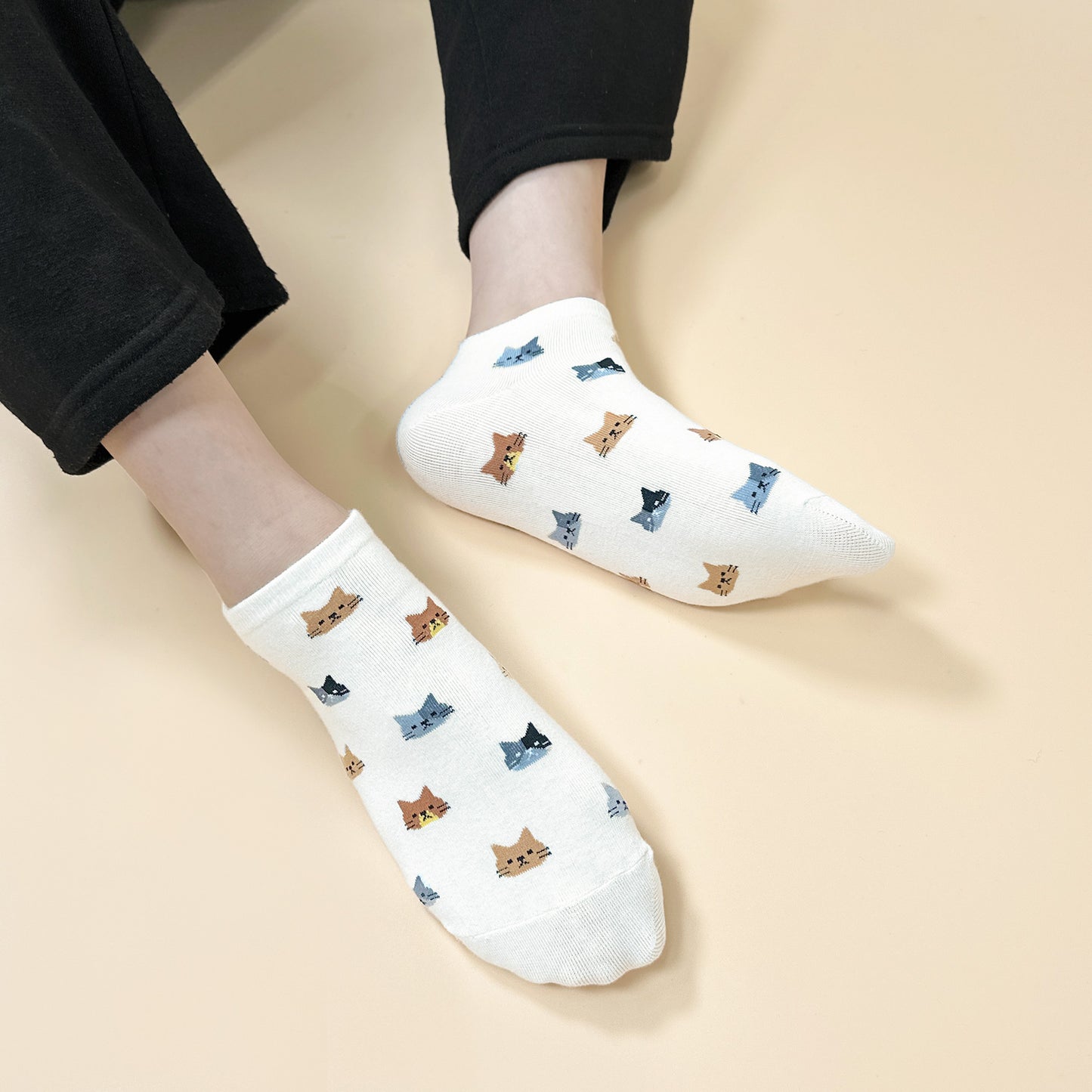 Women's Ankle Cat Friends Socks