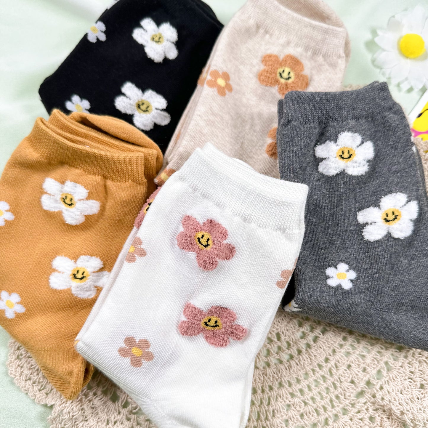 Women's Crew Fluffy Flower Socks