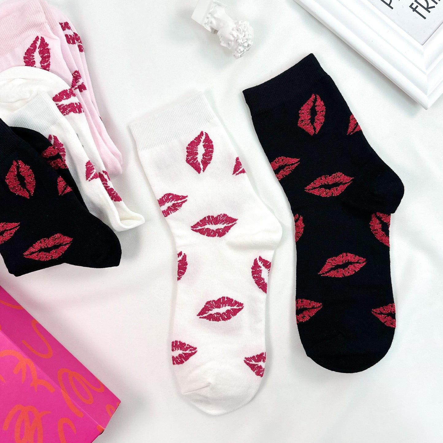Women's Crew Kiss Socks