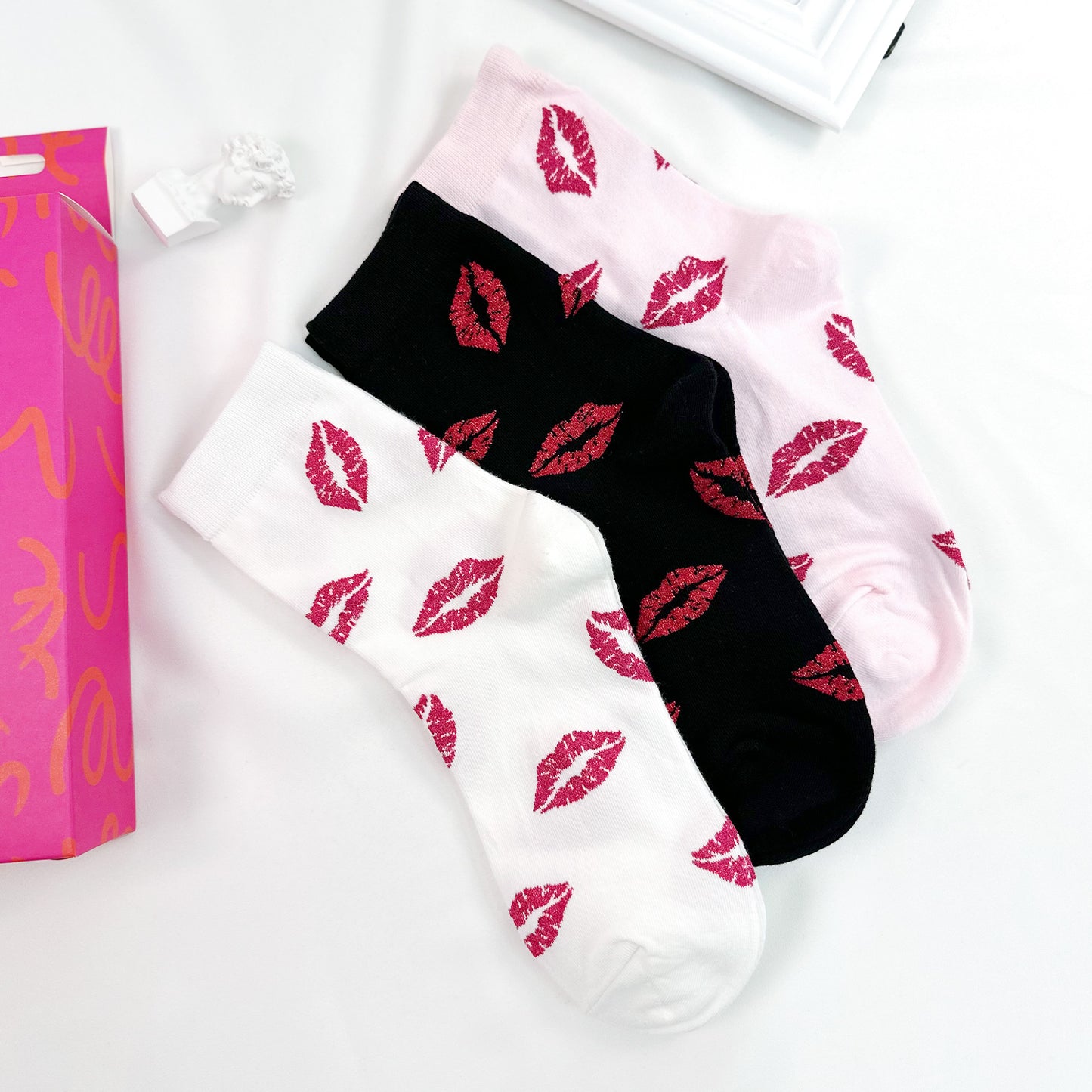 Women's Crew Kiss Socks