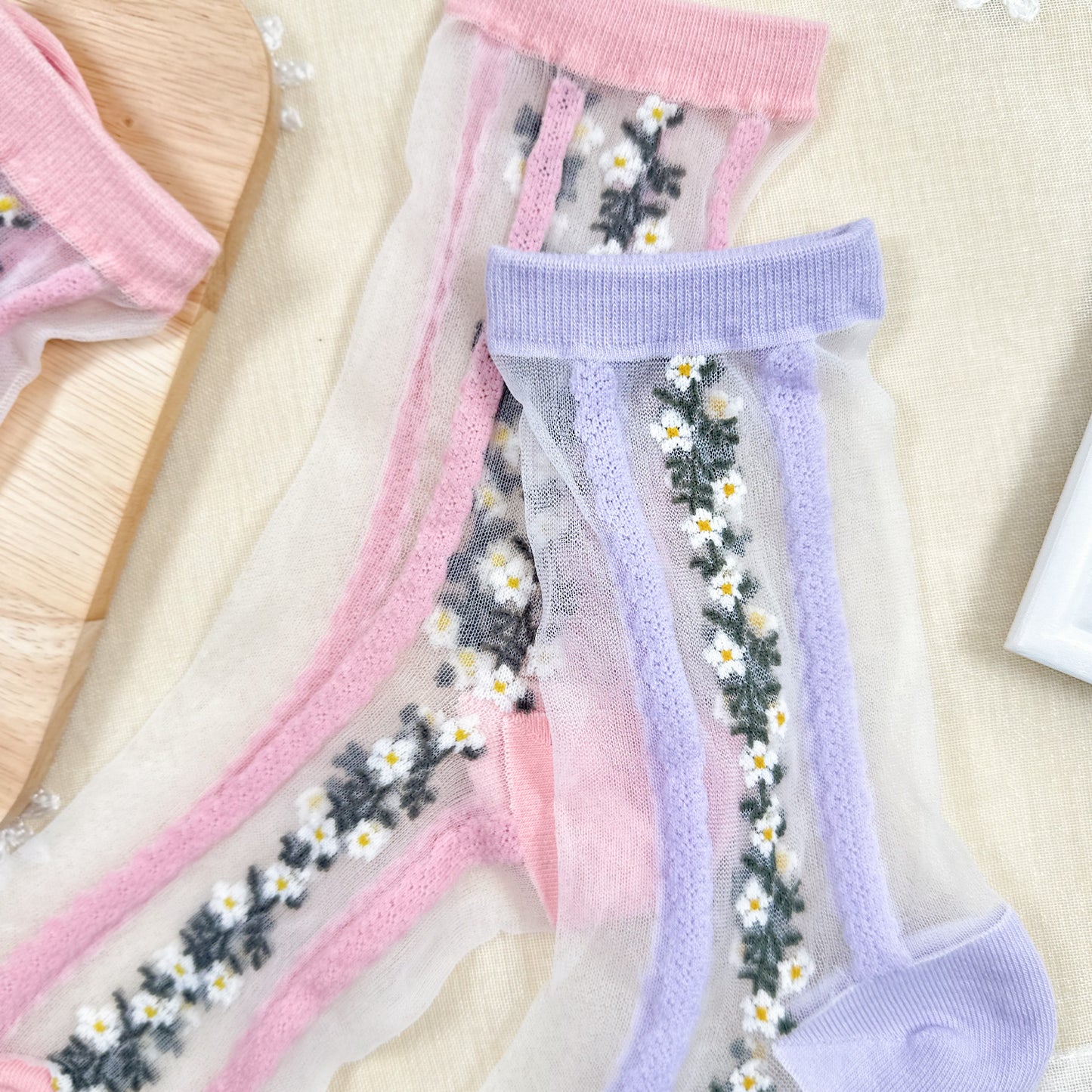 Women's Crew See-Through Lace Flower Socks