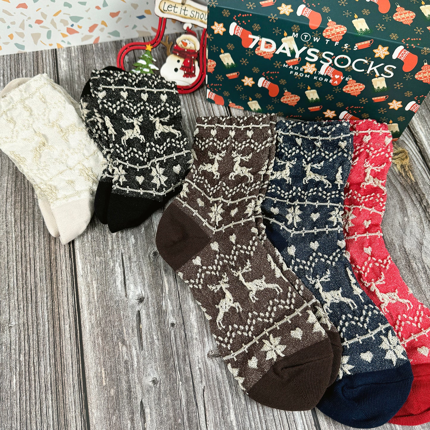 Women's Crew Winter Nordic Textured Snowy Deer Socks