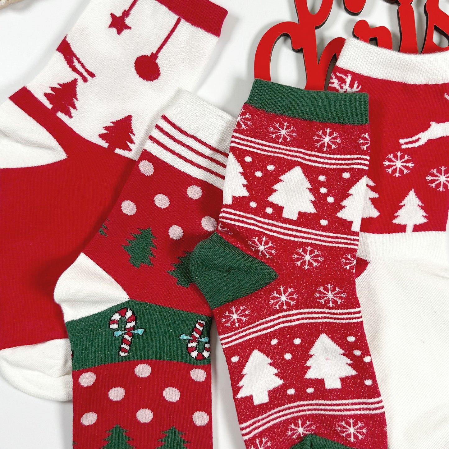 Women's Crew Winter Ornament Socks