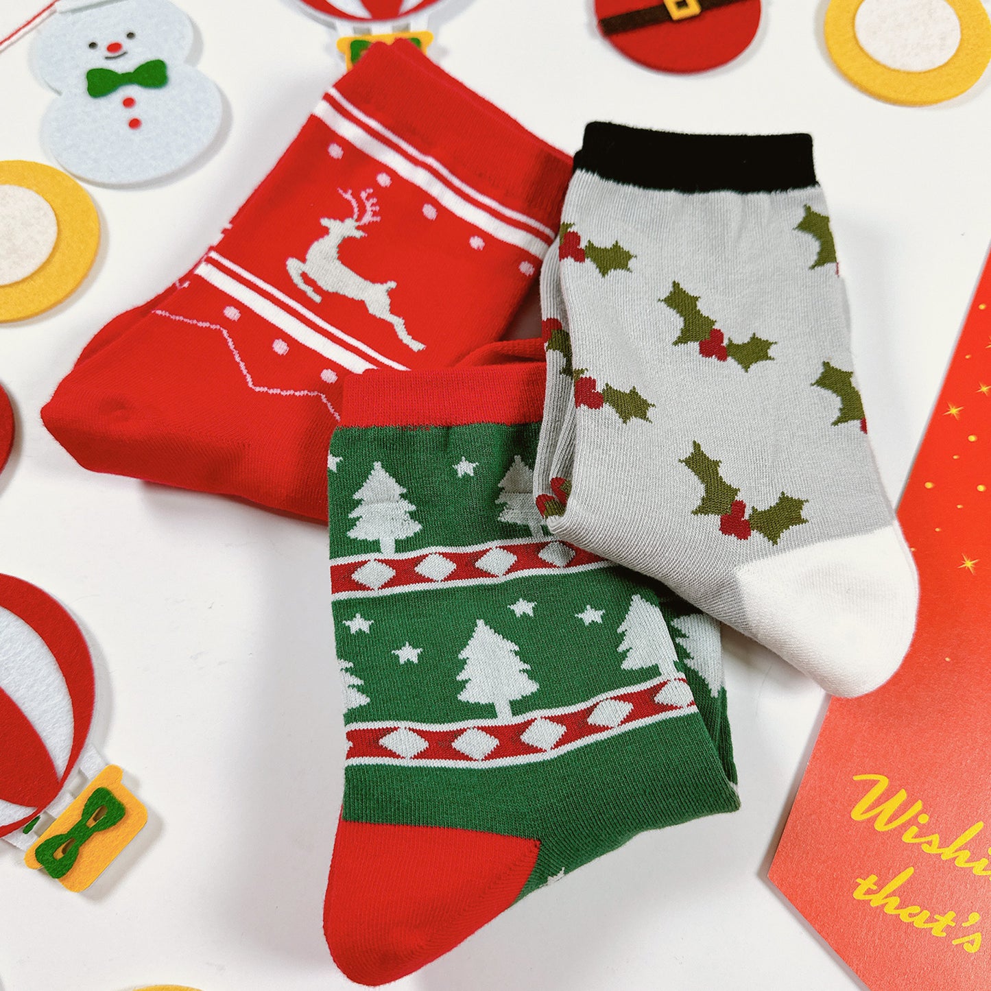 Women's Crew Santa Coming To Town Socks