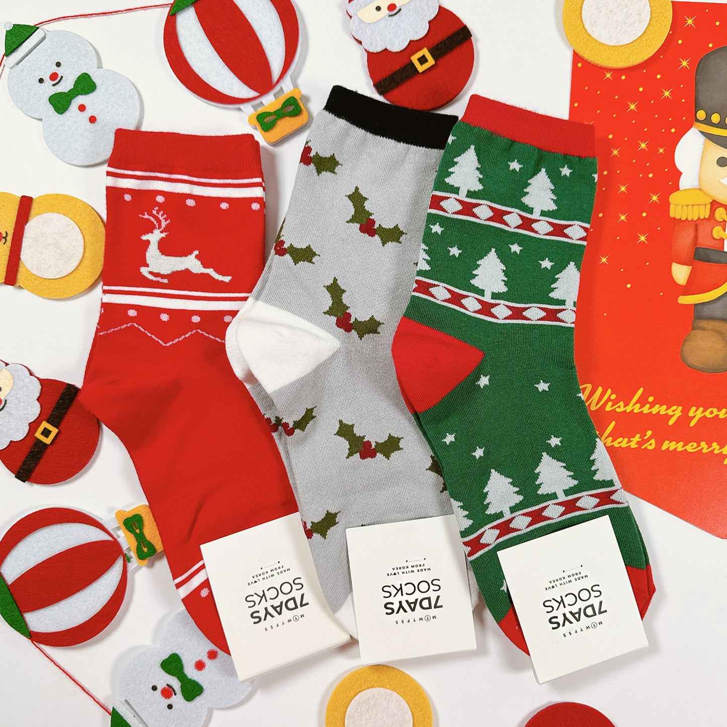 Women's Crew Santa Coming To Town Socks