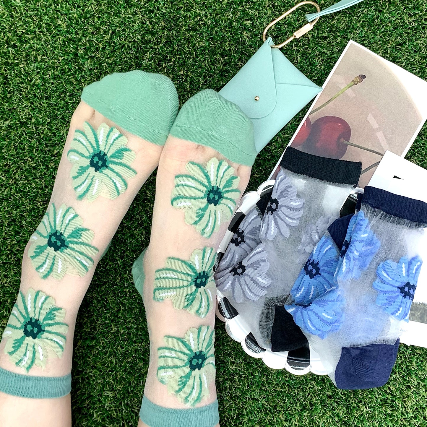 Women's Crew See-Through Simple Big Flower Socks
