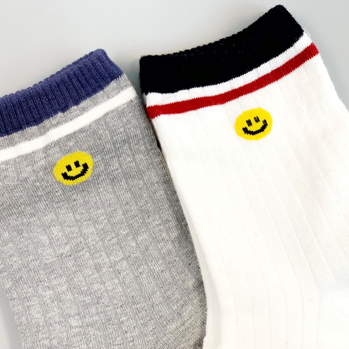 Women's Crew Two-Color Smile Line Socks
