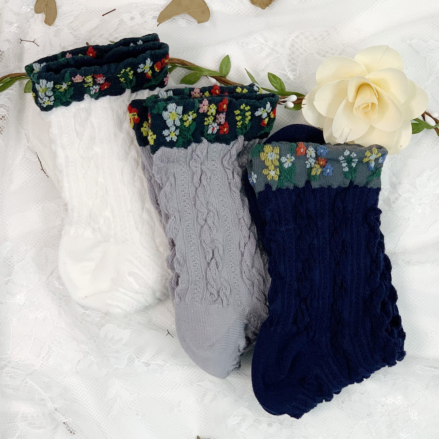 Women's Crew Mesh Snow Flower Socks
