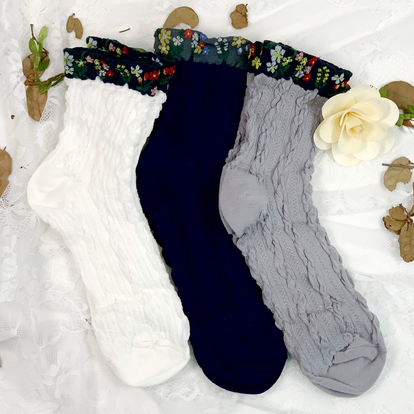 Women's Crew Mesh Snow Flower Socks
