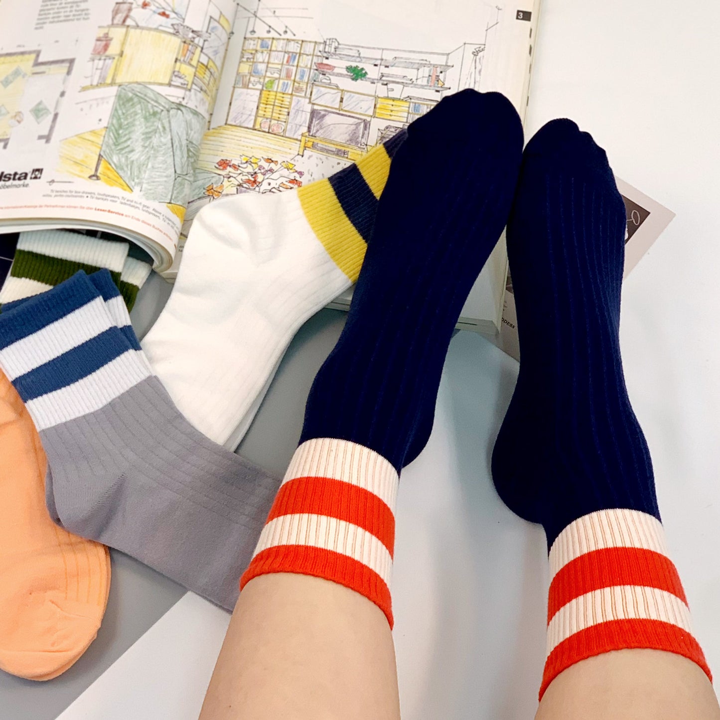 Women's Crew Ribbed Two-Tone Stripe Socks