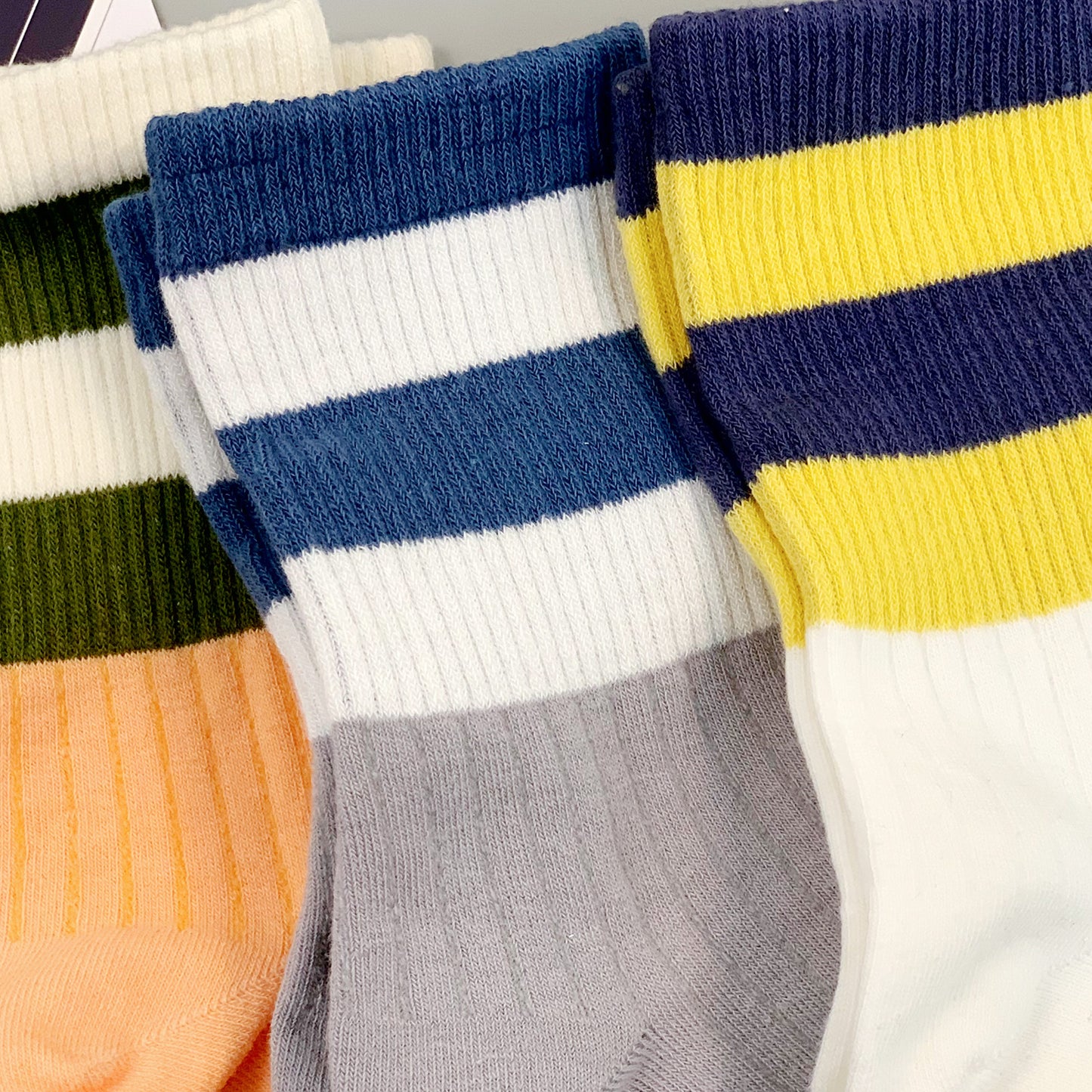 Women's Crew Ribbed Two-Tone Stripe Socks