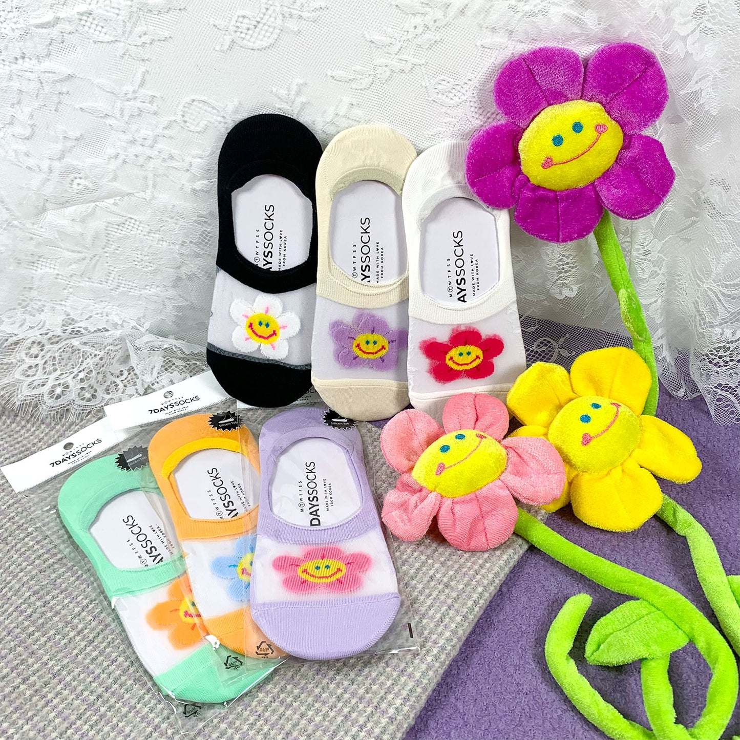 Women's No Show See-Through Smile Flower Socks