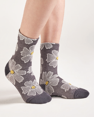 Women's Crew Daisy Embroidery Flower Socks