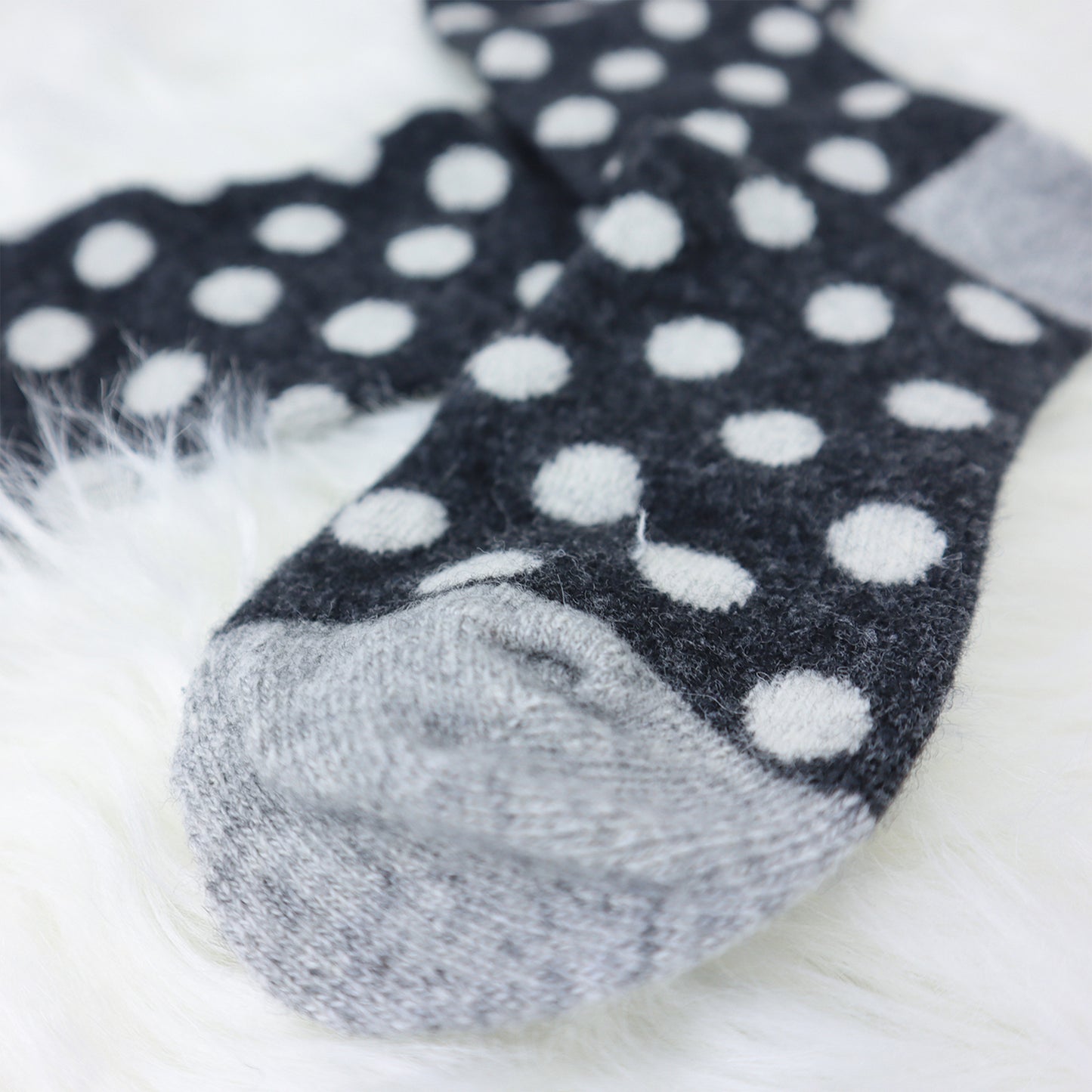 Women's Crew Winter Angora Wool Dots Socks